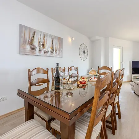 5 Bedroom Lovely In * Kučine