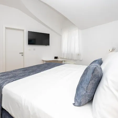 5 Bedroom Lovely In * Kučine