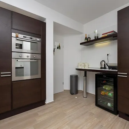 بيت للعطل 5 Bedroom Lovely In
