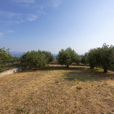 بيت للعطل 5 Bedroom Lovely In Kučine